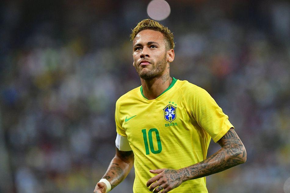 男篮启程回国！球员情绪低沉，北京3将洽谈，明日开启俱乐部杯！（男篮踏上归程，队员情绪低落，北京三将洽谈在即，俱乐部杯明日打响）