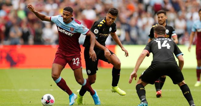 马卡：弗里克希望球队有更多休息，因此取消欧冠赛前踩场训练（马卡：为给球队更多休息，弗里克取消欧冠赛前踩场训练）