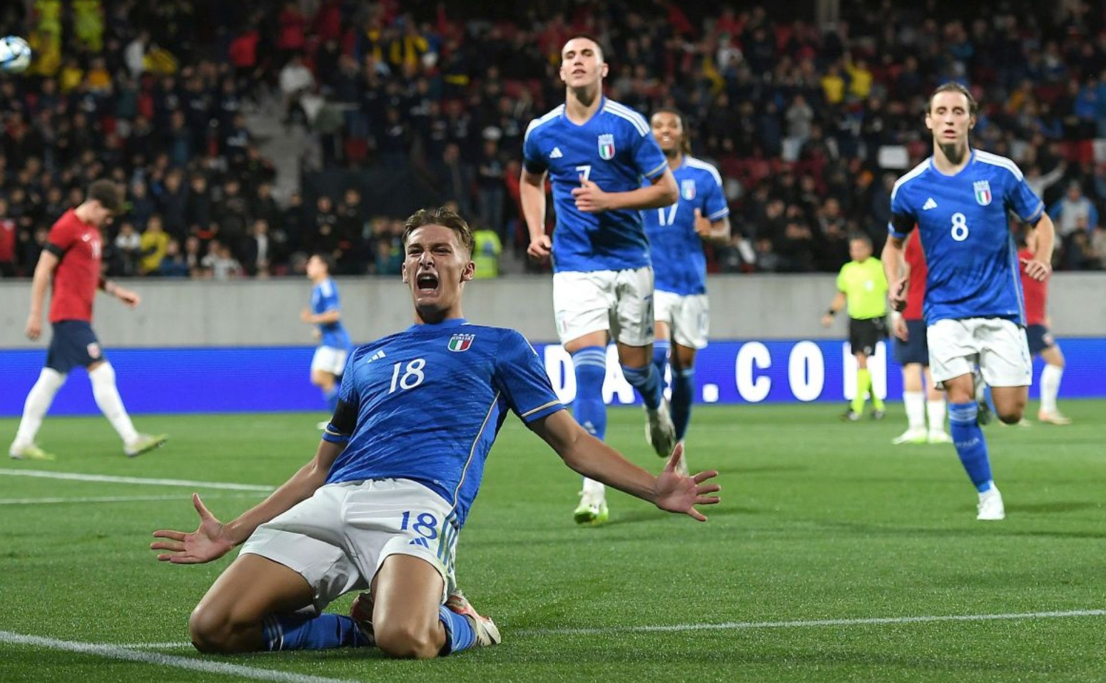 埃尔切主帅：我们球场太长了，不好限制姆巴佩和维尼修斯反击（埃尔切主帅：球场过长，难以遏制姆巴佩与维尼修斯的反击）