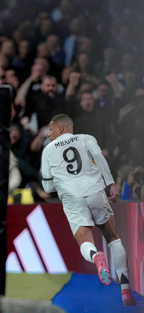 关键回合出现三次攻防转换（关键回合三度攻防易手）