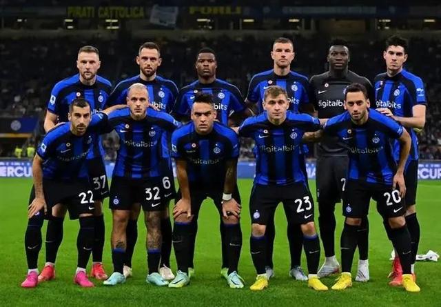 再起风波，内马尔：向教练致歉？又是哪个狗屎记者编造的谎言（风波再起，内马尔反击：向教练致歉？又是哪位记者在编造谎言）