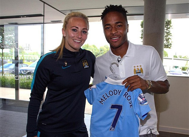 世体：预计有3400名法兰克福球迷远征巴萨，其中1000人没票（世体：预计3400名法兰克福球迷奔赴巴萨，约1000人无票）