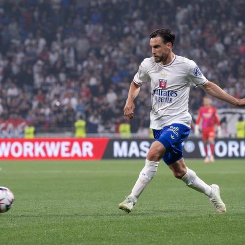 奥尔莫：心情有点复杂，我们本想要赢球和零封（奥尔莫：心情复杂，我们原本期待取胜并零封对手）